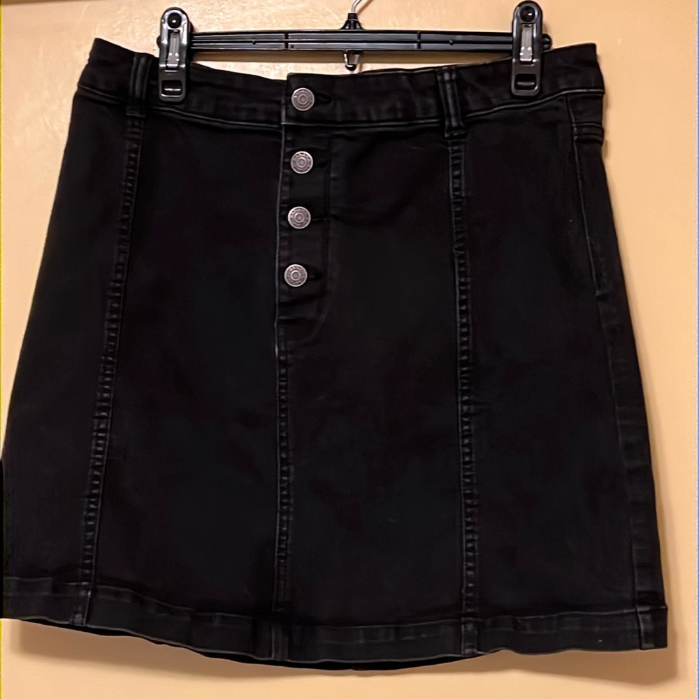 Black Levi skirt